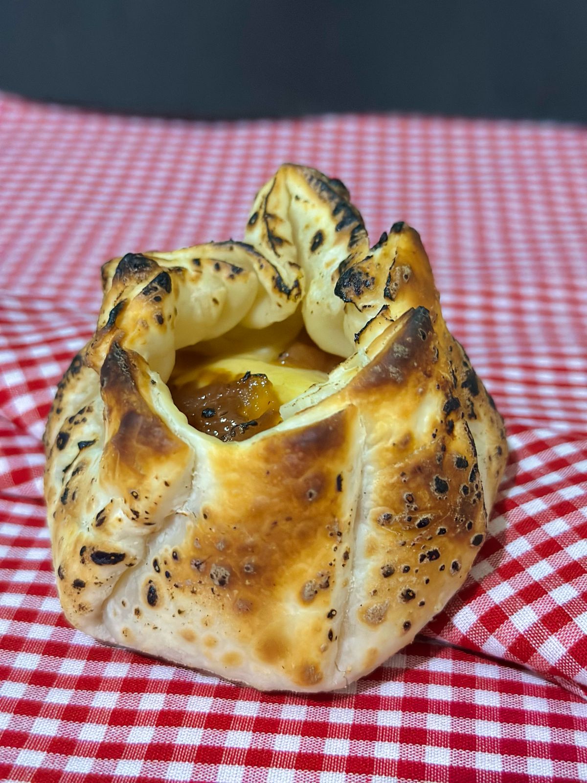 Empanada de Cebolla Caramelizada